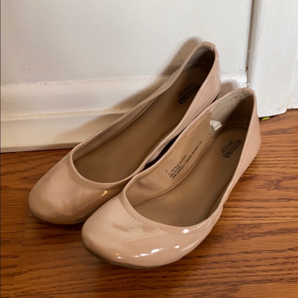 Nude Flats